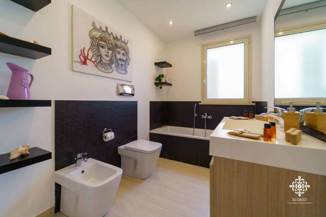 Vittoria - Waterfront House Villa Augusta